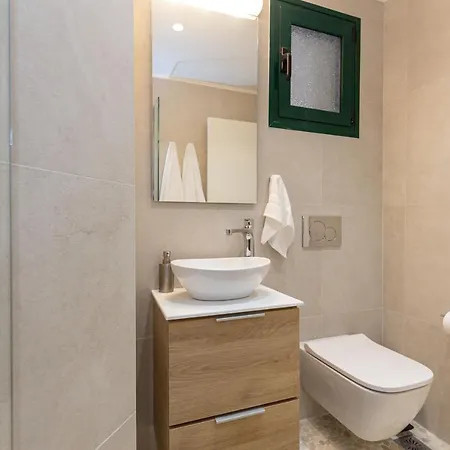 Lola's Luxury Daire Liapades