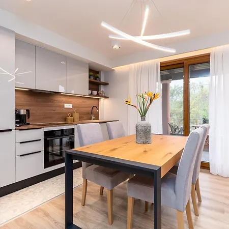 Lola's Luxury Apartment