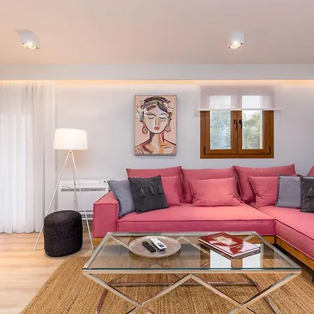 Lola's Luxury Apartment