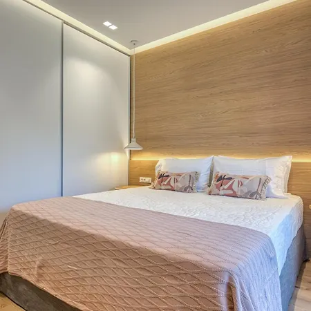 Lola's Luxury Apartment *