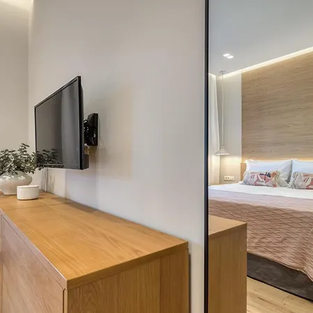 Lola's Luxury Apartment