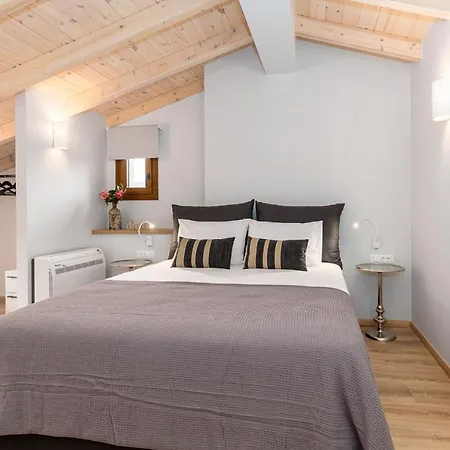 Lola's Luxury * 라이아페이즈